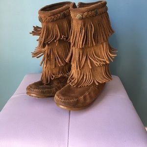 Girls moccasin boots